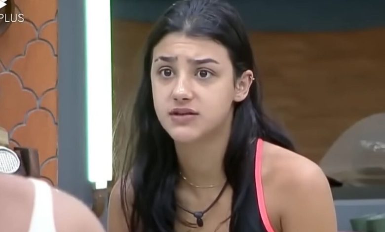 Bia Miranda expulsa? Internautas acusam neta de Gretchen de agressão em “A Fazenda”