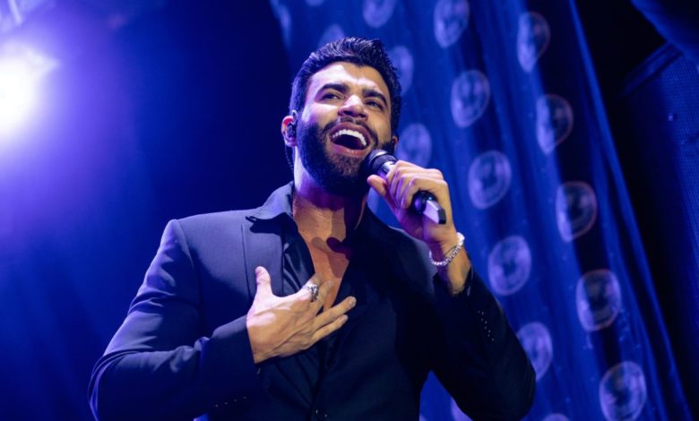 Gusttavo Lima dá show de estrelismo e esnoba fãs nos EUA