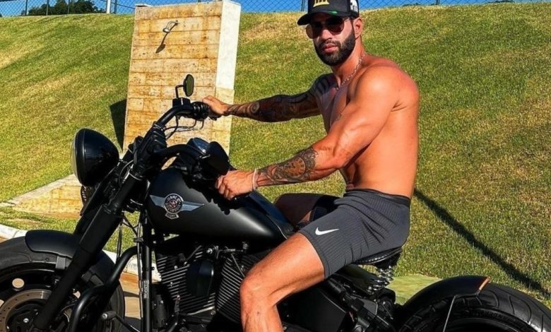 Gusttavo Lima tenta manobra em moto cara; influenciador explica