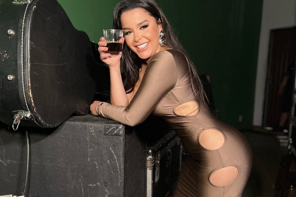 Cantora sertaneja empina o bumbum em publicação (Foto: Reprodução/Instagram)