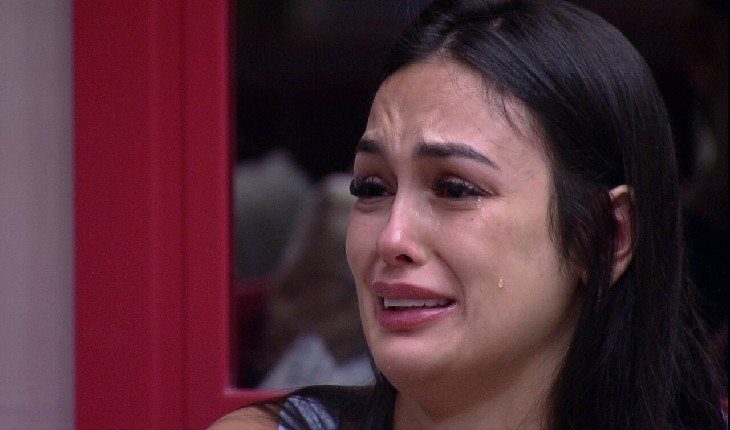 BBB23: Larissa tem crise de choro ao saber que foi eliminada e vídeo mostra reação de Fred: ‘Impossível’