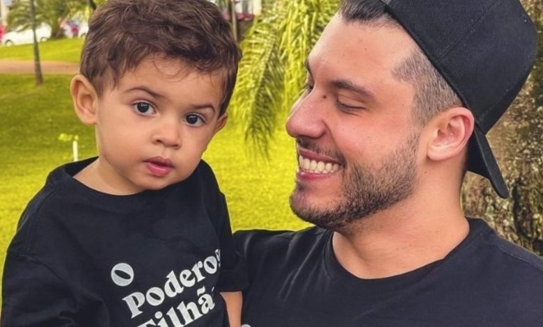 Filho de Marília Mendonça faz pose e semelhança encanta a web