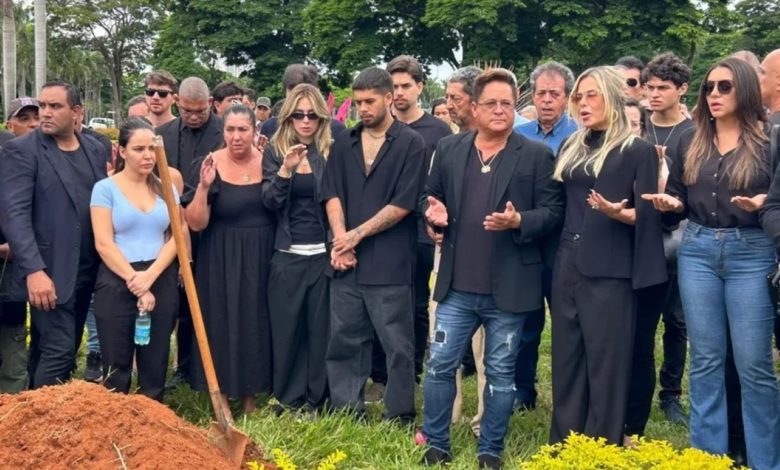 Mãe de Leonardo é sepultada no mesmo túmulo que Leandro