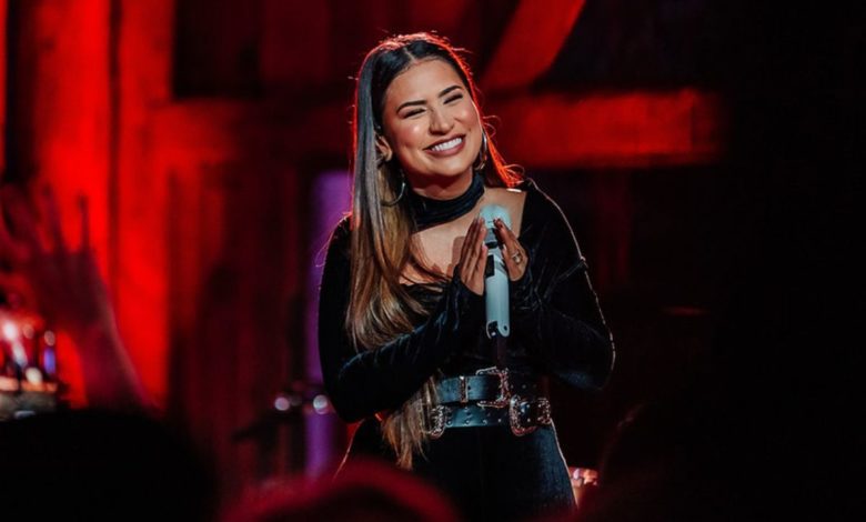 Simone Mendes bomba em carreira solo com música no top 10