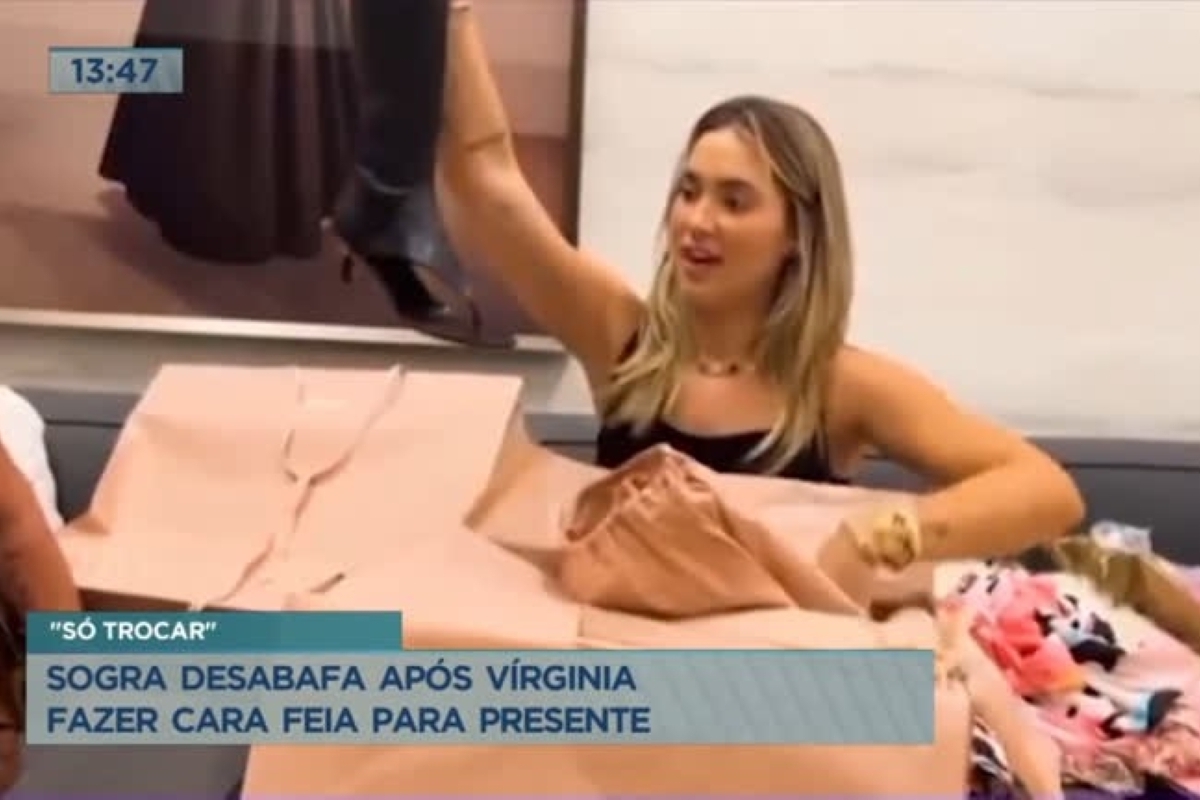 Reação de Virginia ao receber o presente de Poliana Rocha (Foto: Reprodução/Record)