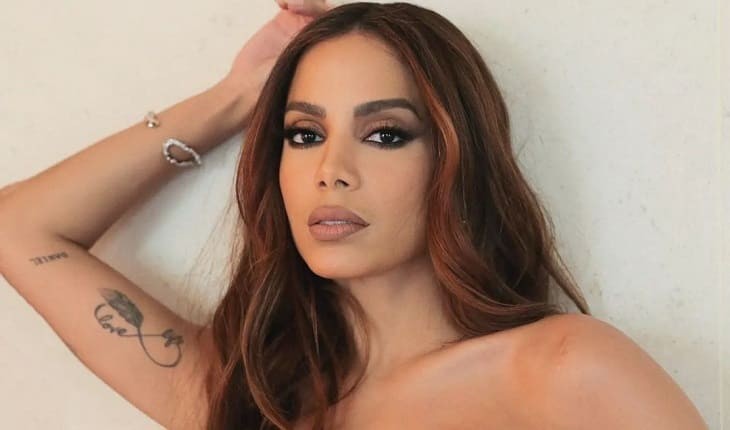 Anitta faz confissão sobre paixão por mulheres e revela se pretende namorar com uma