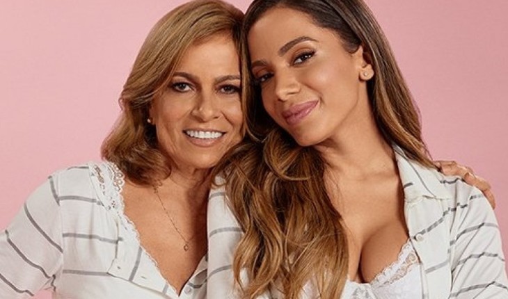 Anitta posta fotos da infância, homenageia a mãe e relembra perda da avó: ‘Me deu tudo que podia’