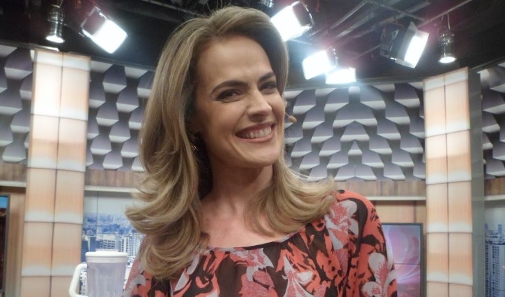 TV Gazeta confirma Regiane Tápias como a substituta de Regina Volpato no comando do Mulheres