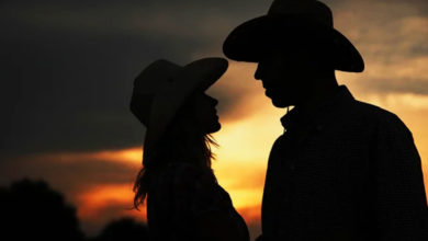 Cantor sertanejo traiu a esposa e teve filho fora do casamento