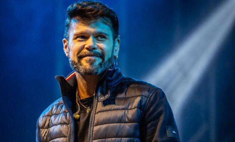 Cantor sertanejo Marcos, dupla de Belutti, mostra sua mansão