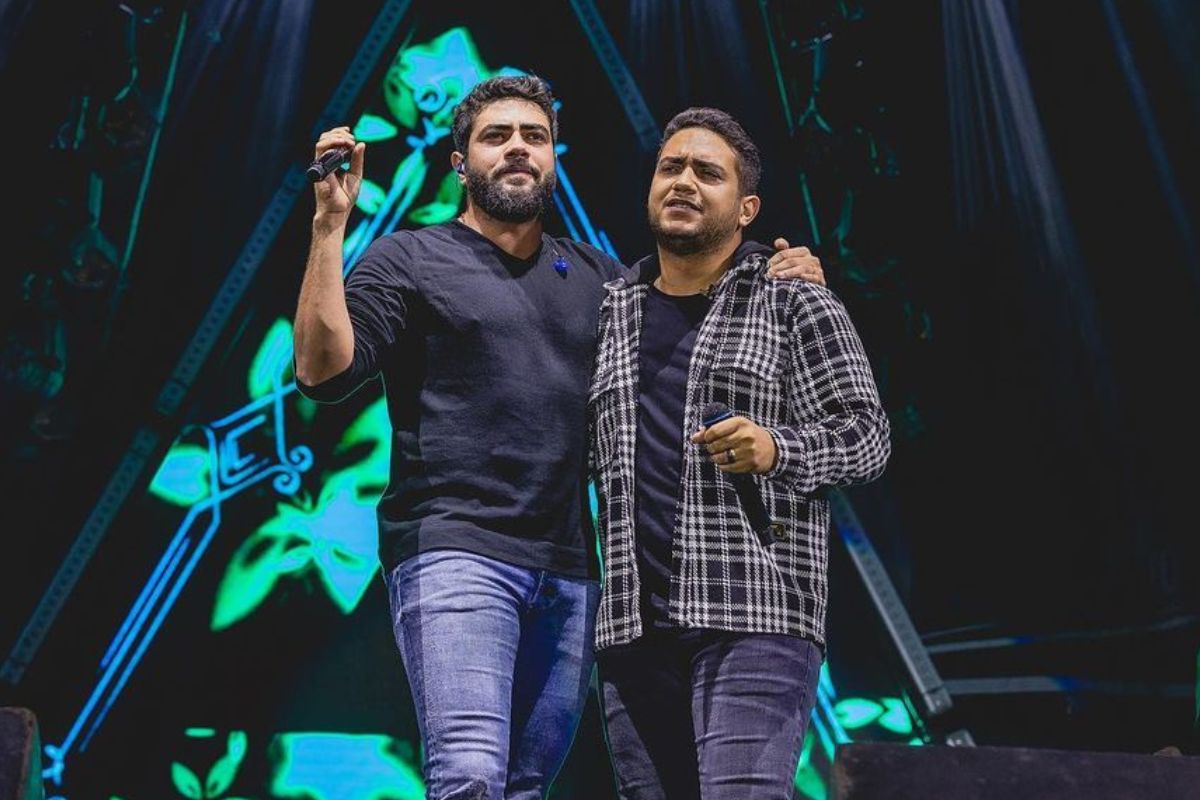 Henrique e Juliano ganham fortuna com leilão de gados em fazenda (Foto: Randes Filhos)