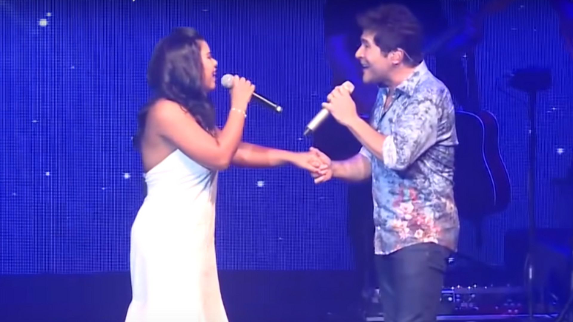 Daniel surpreende ao cantar com filha de João Paulo (Foto: YouTube)