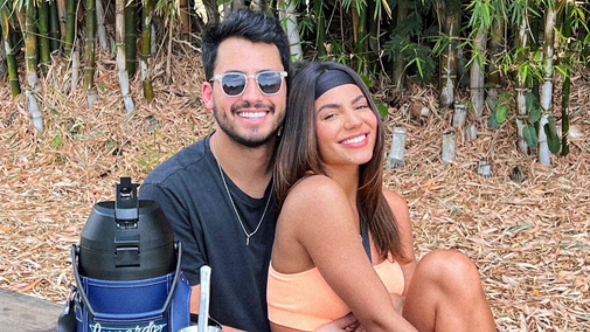 Hariany Almeida e Matheus Vargas surgem em clima romântico (Foto: Instagram)