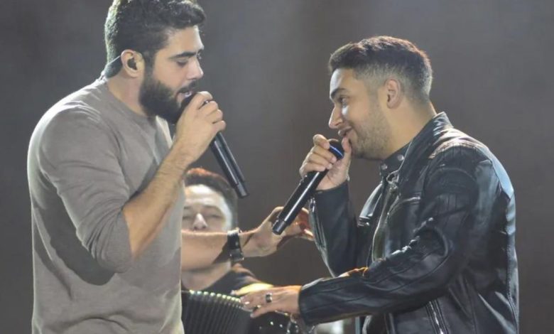 Henrique e Juliano recebem discos de ouro e platina em Portugal