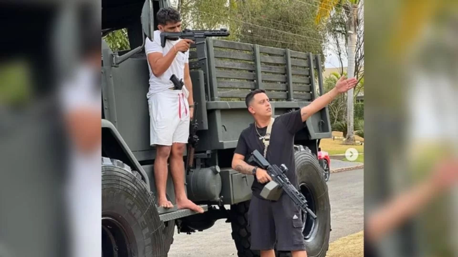 Cantor sertanejo ostenta armas nas redes sociais (Foto: Reprodução/Instagram)