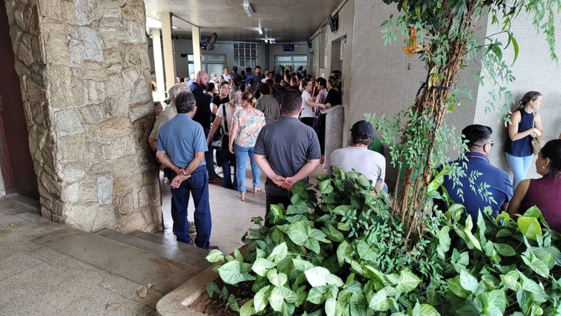 Velório da dentista foi interrompido pela polícia (Foto: Cairo Oliveira/EPTV)