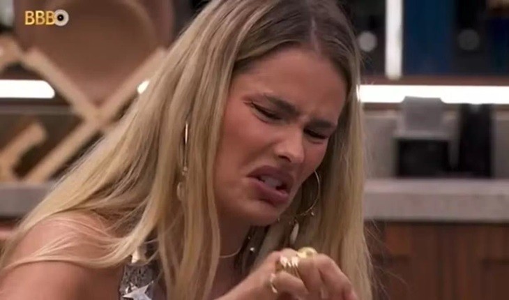 Vídeo BBB24 – Yasmin Brunet acha item nojento na comida, perde a fome e reação viraliza: ‘Vou vomitar, juro’