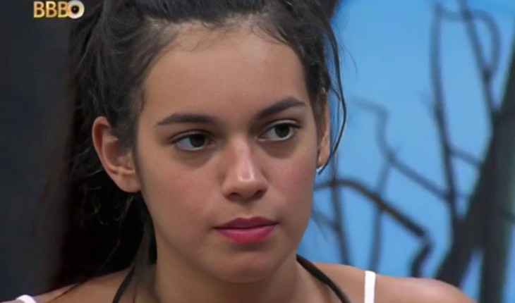 Alane Dias desmaia, sofre crises de ansiedade e preocupa brother no BBB24