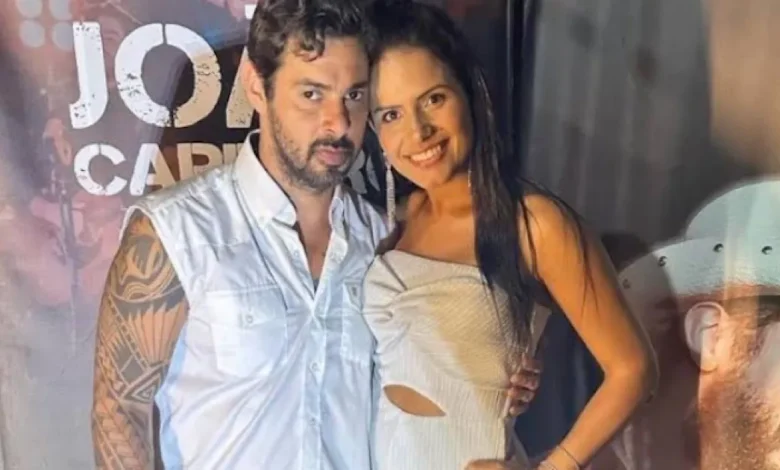 Esposa de João Carreiro lamenta morte do cantor horas após pedir por orações: ‘Minha vida me deixou’