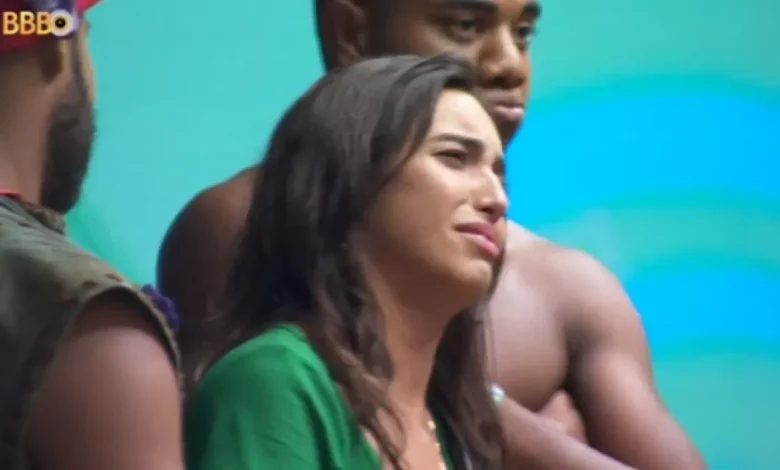 ‘BBB 24’: Vanessa Lopes aperta botão e desiste do reality