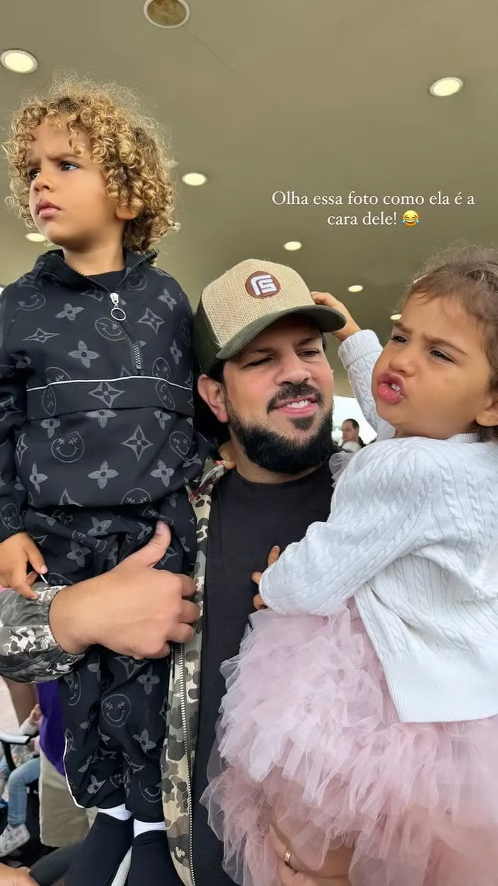 Storie de Biah Rodrigues destacando semelhança com filhos (Foto: Reprodução/Instagram)