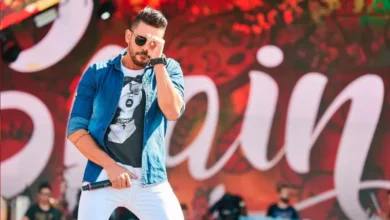 Cantor sertanejo é acusado de ficar nu e ejacular em massagem