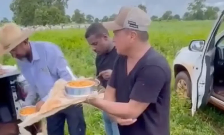 Leonardo surpreende com momento de simplicidade em fazenda