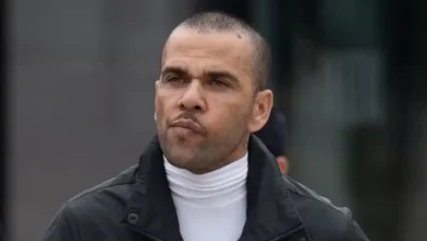 Daniel Alves é processado por artistas sertanejos