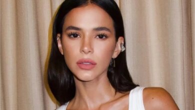 Bruna Marquezine foge ao ser flagrada com famoso e se esquivou dos questionamentos dos jornalistas