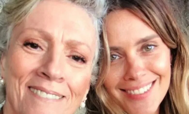 Carolina Dieckmann reflete no dia do aniversário da mãe, que morreu em 2019: ‘A morte não acontece sozinha’